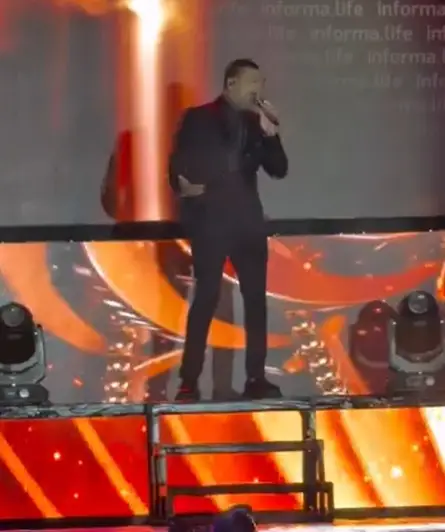 Belo emociona e lota a Arena Farma Conde com show repleto de sucessos e momentos marcantes