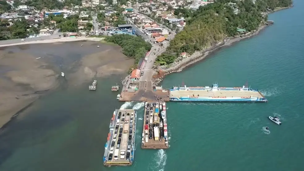 Dragagem em Ilhabela vai custar R$ 6,4 milhões e começa em dezembro; obra visa recuperar a profundidade do mar e garantir navegação segura das balsas entre Ilhabela e São Sebastião 