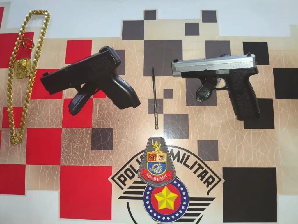 Dois menores são apreendidos após tentarem roubar moto em São José