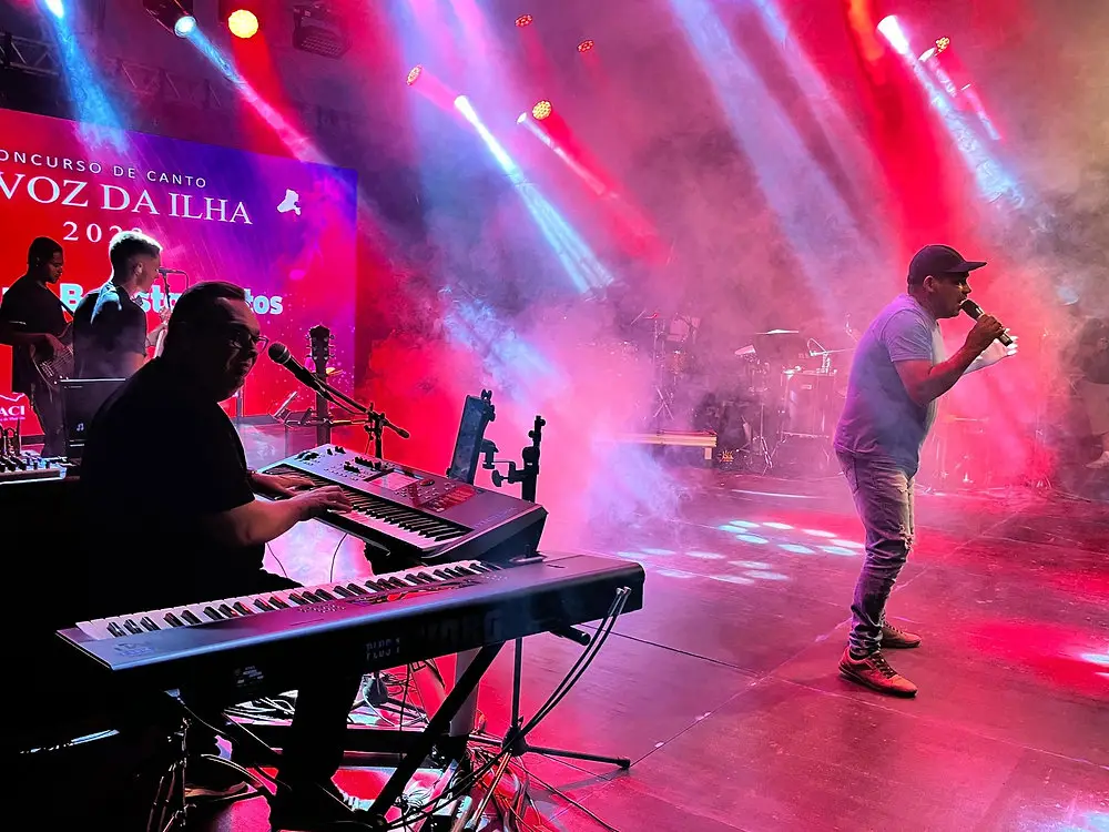 Aquecendo as cordas vocais: Ilhabela se prepara para 'A Voz da Ilha 2025'!