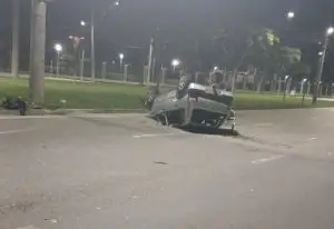 Curva da Linneu de Moura registra mais um acidente durante a madrugada