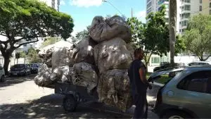 O trabalho autônomo que transforma o bairro há 15 anos