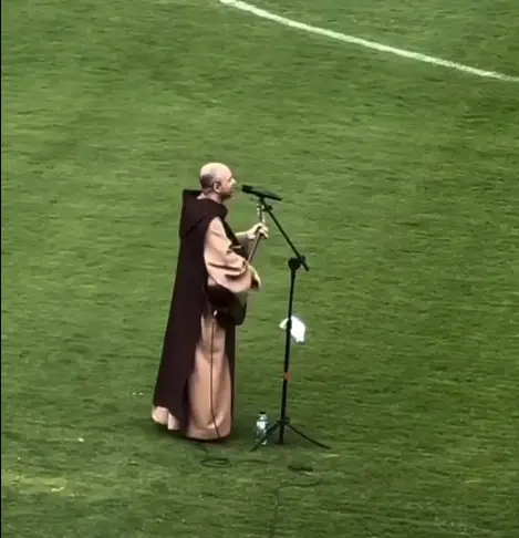 Romário e Frei Gilson transformam o Martins Pereira em palco de solidariedade