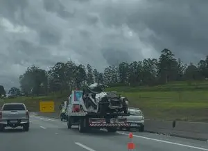Tragédia na Carvalho Pinto; bombeiro e esposa morrem após carro ser atingido por guincho em São José
