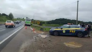 Acidente na Via Dutra deixa vítima em estado grave em Jacareí