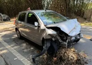 Acidente na SP-50 deixa duas vítimas graves em São José