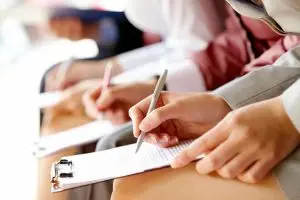 Cursos gratuitos em Jacareí oferecem qualificação em Auxiliar Administrativo e Logística.