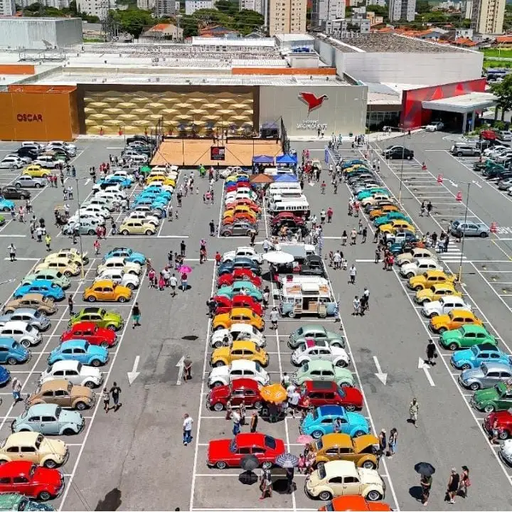 Exposição de Fuscas em shopping celebra o Dia Nacional do Fusca em São José dos Campos