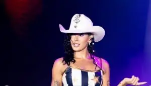 Cantora Ana Castela teve show adiado em São Sebastião por orientação médica.