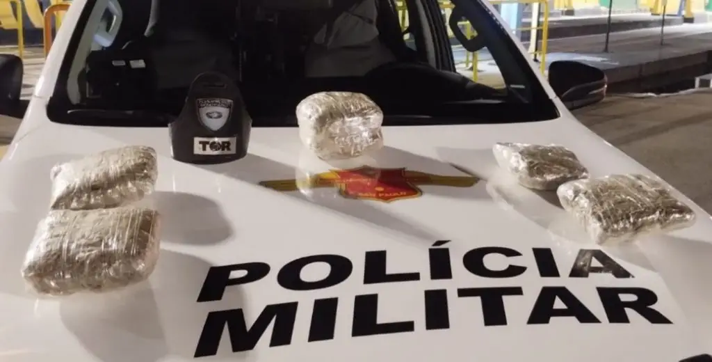 Três traficantes são presos com crianças e 3 kg de skunk na Rodovia Carvalho Pinto