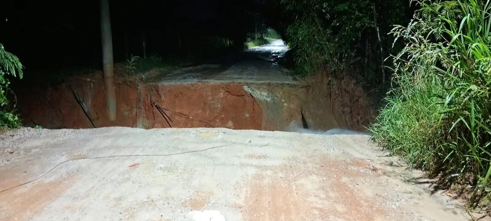 Chuvas derrubaram ponte e danificaram rede de água na zona norte de Caçapava/ Foto: Reprodução