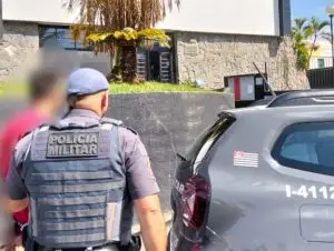 Homem confessa roubos a loja e sorveteria e é preso pela PM em Jacareí