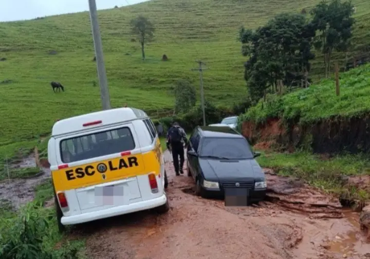 Chuvas deixam estrada da Bocaina com trechos intransitáveis e afetam acesso à escola rural