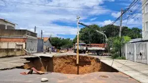 Após cratera, EDP avalia segurança para restabelecer energia no Jardim Imperial