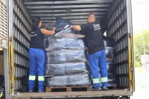 Pontos de coleta do Fundo Social de São José recebem doações para vítimas das enchentes em Minas Gerais.
