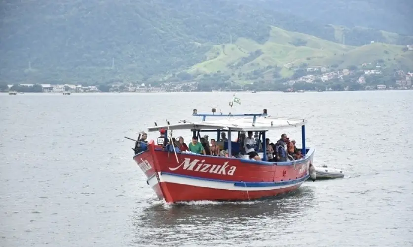 Grupo foi transportado por traineira após interdição da Estrada-Parque de Castelhanos