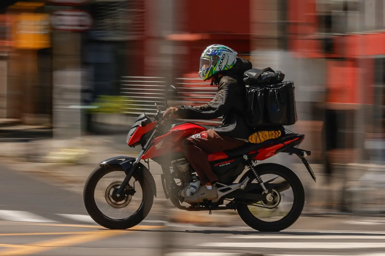 Motociclistas profissionais terão acesso gratuito a curso obrigatório