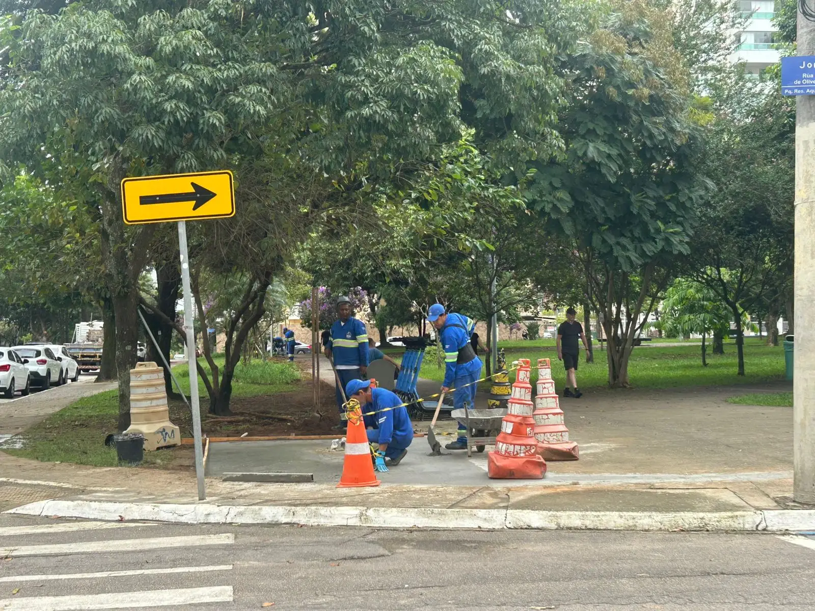 A praça Ulysses Guimarães ganhou um novo bebedouro público instalado na calçada da avenida Alfredo Ignácio N. Penido.