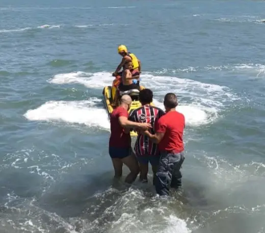 Jovem de 16 anos foi resgatado após sofrer ferimento durante trilha entre praias em Ubatuba.