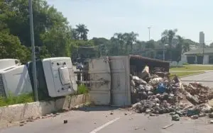 Acidente na Ponte Rosinha Filippo interdita trânsito
