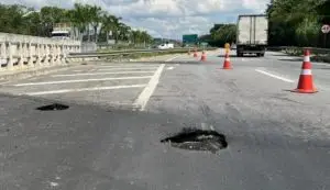 Interdição na Floriano, em Taubaté, altera trânsito após problema estrutural no km 4,1