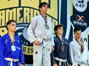 Aos 15 anos Kalebe Zanqui, de São José, é campeão Sul-Americano de Jiu-Jitsu