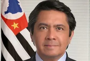 Senador da República com CNH vencida em carro sem placa foge de abordagem da PM na zona norte de São Paulo