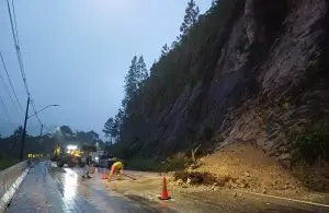 Choveu, fechou; De novo, Serra Antiga da Tamoios é interditada após deslizamento de terra!