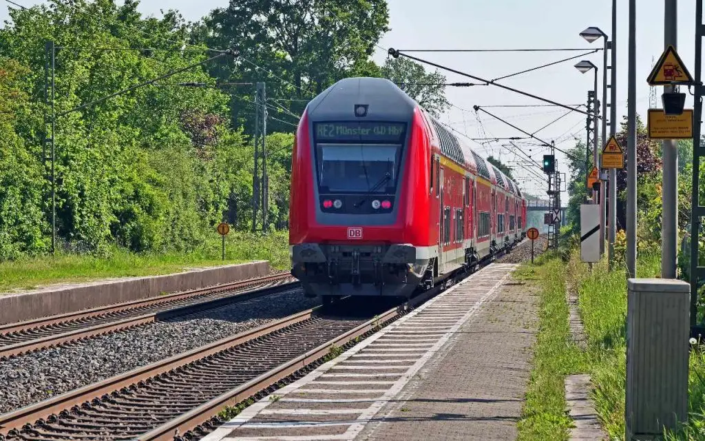 Trem São Paulo–São José deve sair da Linha 13-Jade, afirma Tarcísio