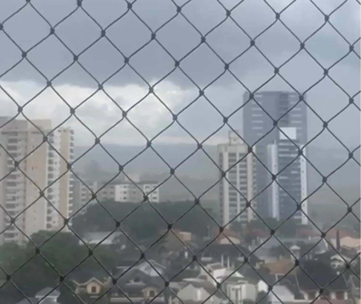 Granizo e chuva intensa atingiram bairros de São José dos Campos