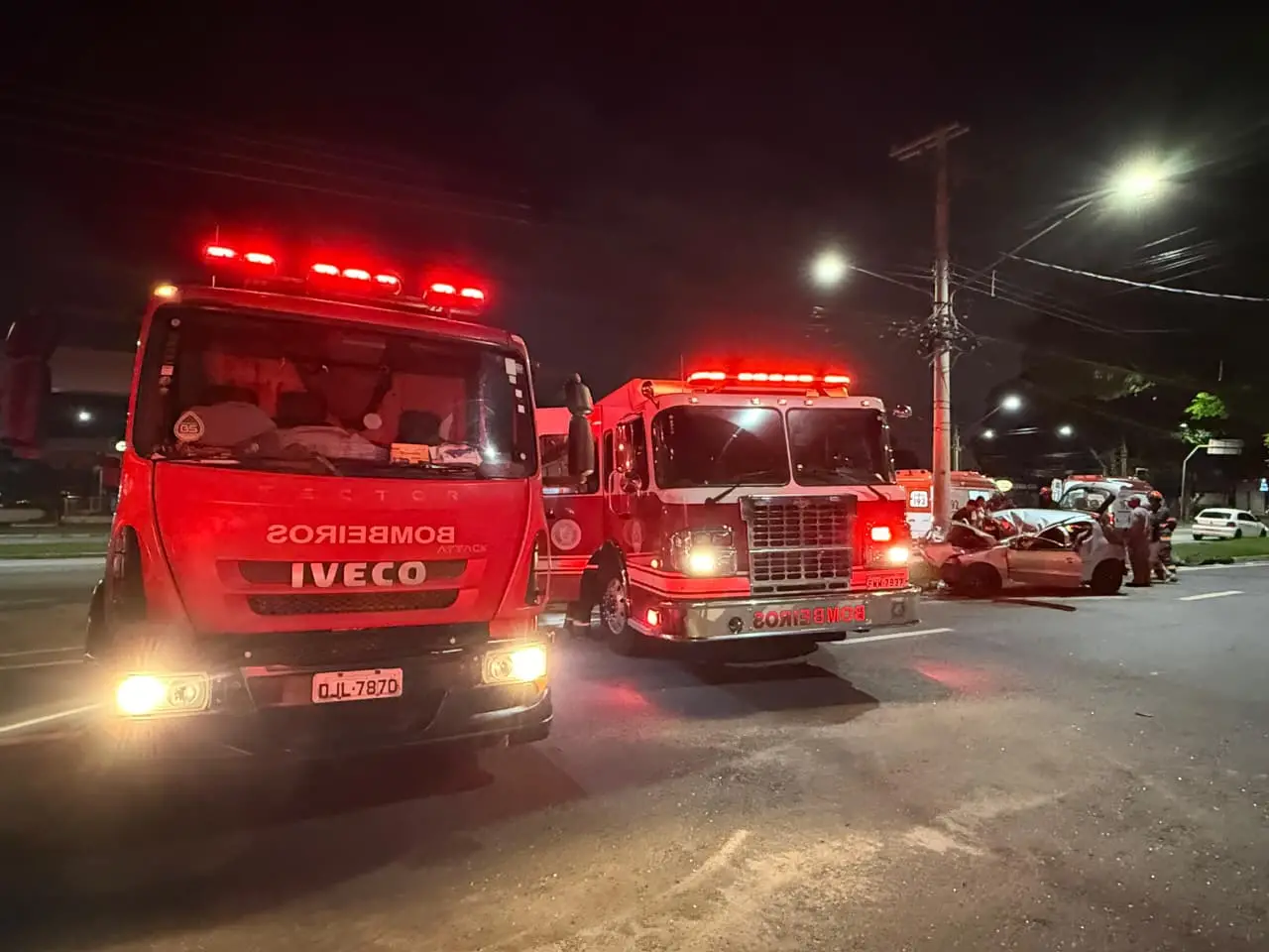 Acidente com cinco vítimas mobiliza Bombeiros no Jardim América