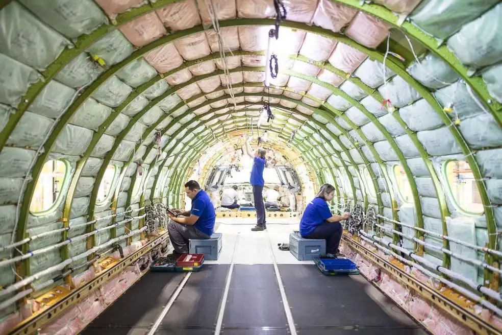 : Embraer abre vagas para curso gratuito voltado à produção aeronáutica