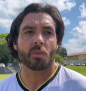 Ex-Palmeiras e Cruzeiro, Ricardo Goulart estreia no futebol de várzea de São José dos Campos