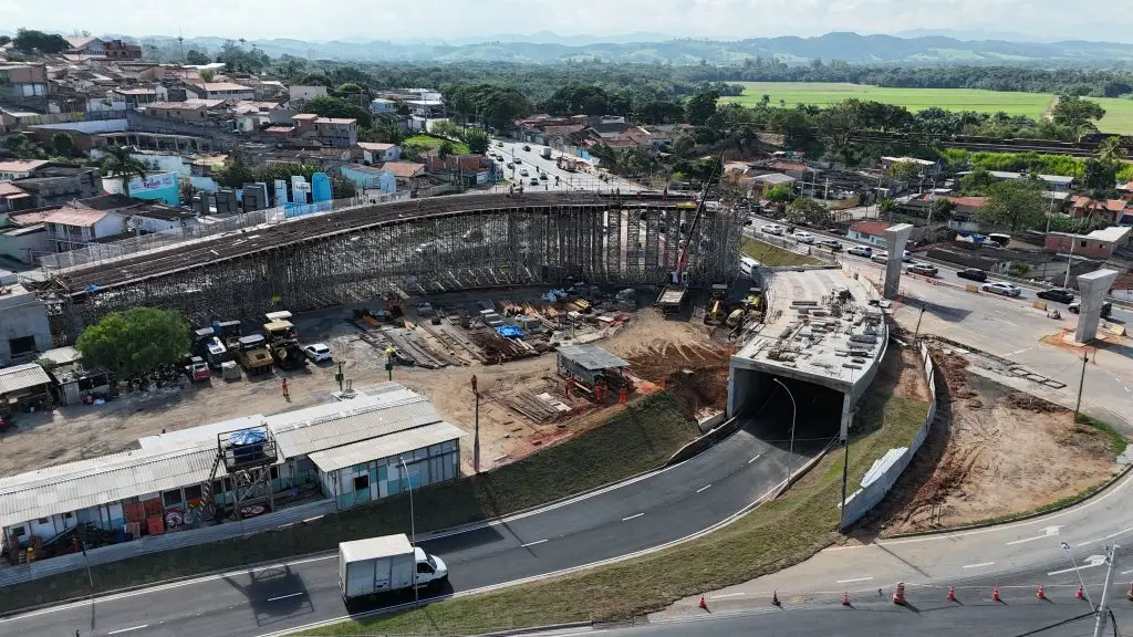 Liberada passagem inferior da avenida Sebastião Gualberto, em São José dos Campos