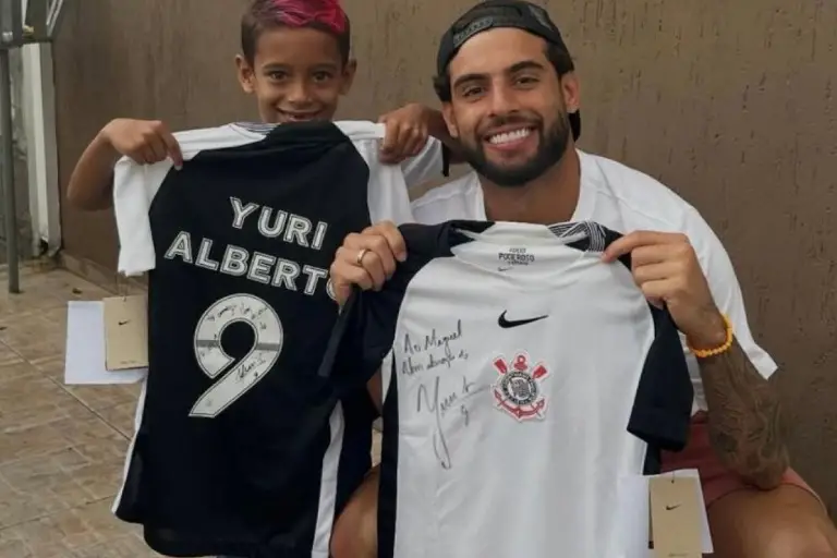 Yuri Alberto encontra fã mirim em São José dos Campos após vídeo viralizar