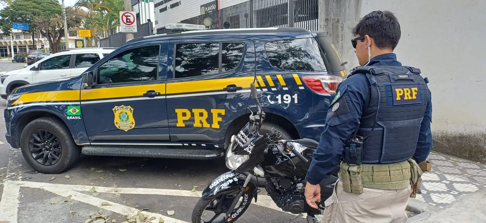 Homem foi preso em flagrante após mulher denunciar cárcere privado durante abordagem da PRF