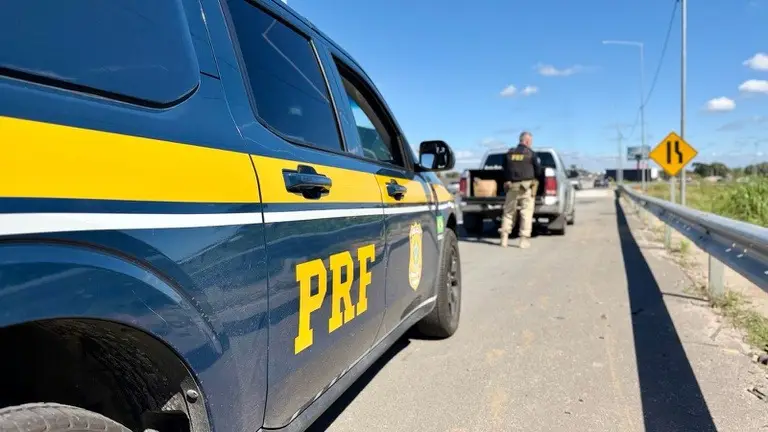 Homem condenado por homicídio foi preso pela PRF após apresentar documentos falsos na Via Dutra.