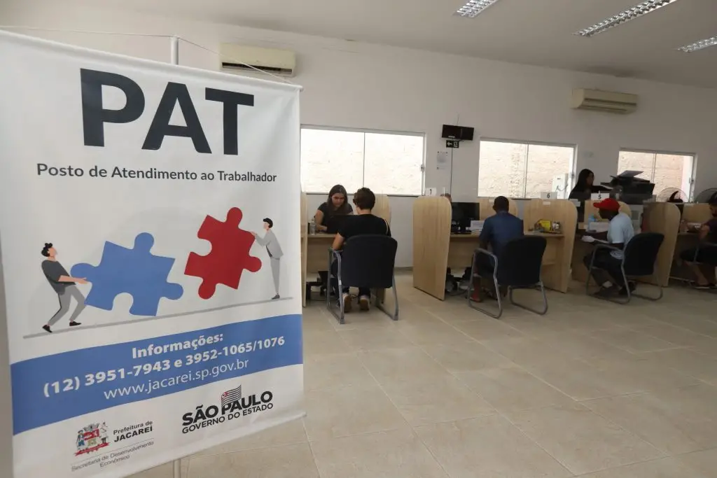 Com salário de R$ 2,4 mil, há 30 vagas para trabalho em supermercado!