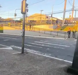 Falhas no semáforo da avenida Tancredo Neves foram causadas por furtos de fiação, informa prefeitura!
