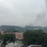 Sirenes e fumaça na Revap assustam moradores da zona leste de São José dos Campos; Petrobras confirma emergência operacional controlada