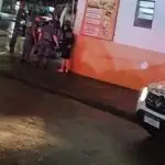 Ataque a tiros em adega deixa homem e mulher feridos em Caraguatatuba