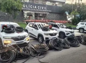 Quadrilha é presa com 2 toneladas de cabos furtados e veículos clonados de empresa de telefonia
