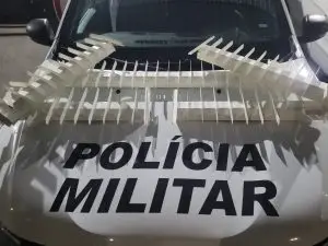 Vizinhos acionam 190, e dupla de ladrões é presa em flagrante dentro de casa no Jardim Esplanada