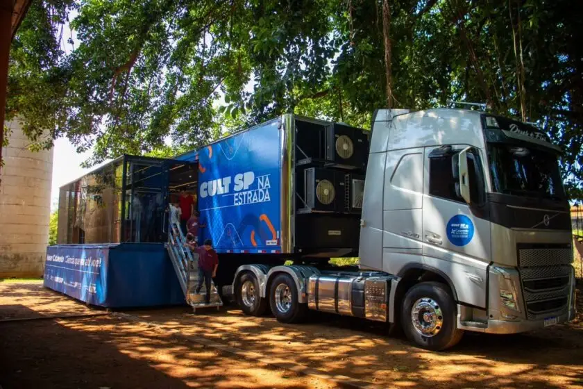 Carreta do Museu Catavento leva experiências interativas e oficinas gratuitas ao Parque da Cidade, em Jacareí