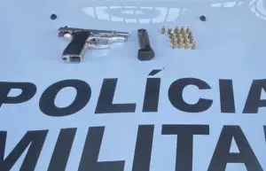 Denúncia leva à apreensão de pistola com numeração raspada e prisão na avenida Brasil