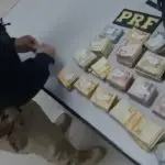 Motociclista chama atenção e é detido por lavagem de dinheiro ao carregar R$ 73 mil na Via Dutra