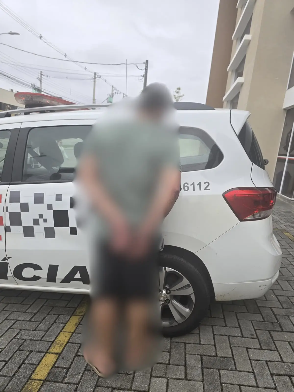 Homem é preso por tentativa de feminicídio após esfaquear mulher no Jardim Uirá