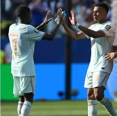 Imparável, França de Mbapeé despacha covarde Marrocos e se garante em mais uma semifinal de Copa do Mundo!