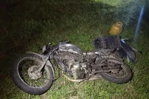 Motociclista morre em colisão frontal com caminhonete na alça de acesso à Via Dutra, em Taubaté