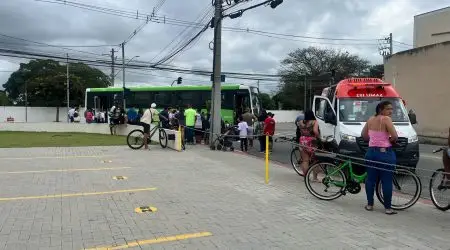 Atropelamento com ônibus no Jardim Morumbi deixa adolescente ferido